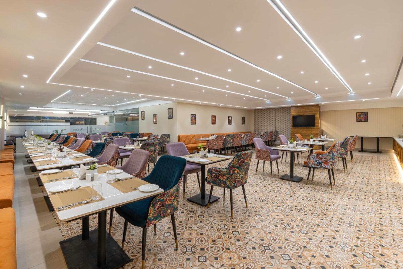 Clarks Near Tajmahal 4*