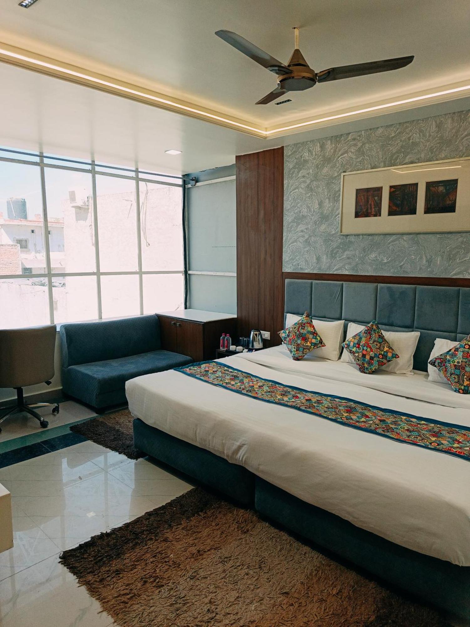 Nishant Palace Hotel