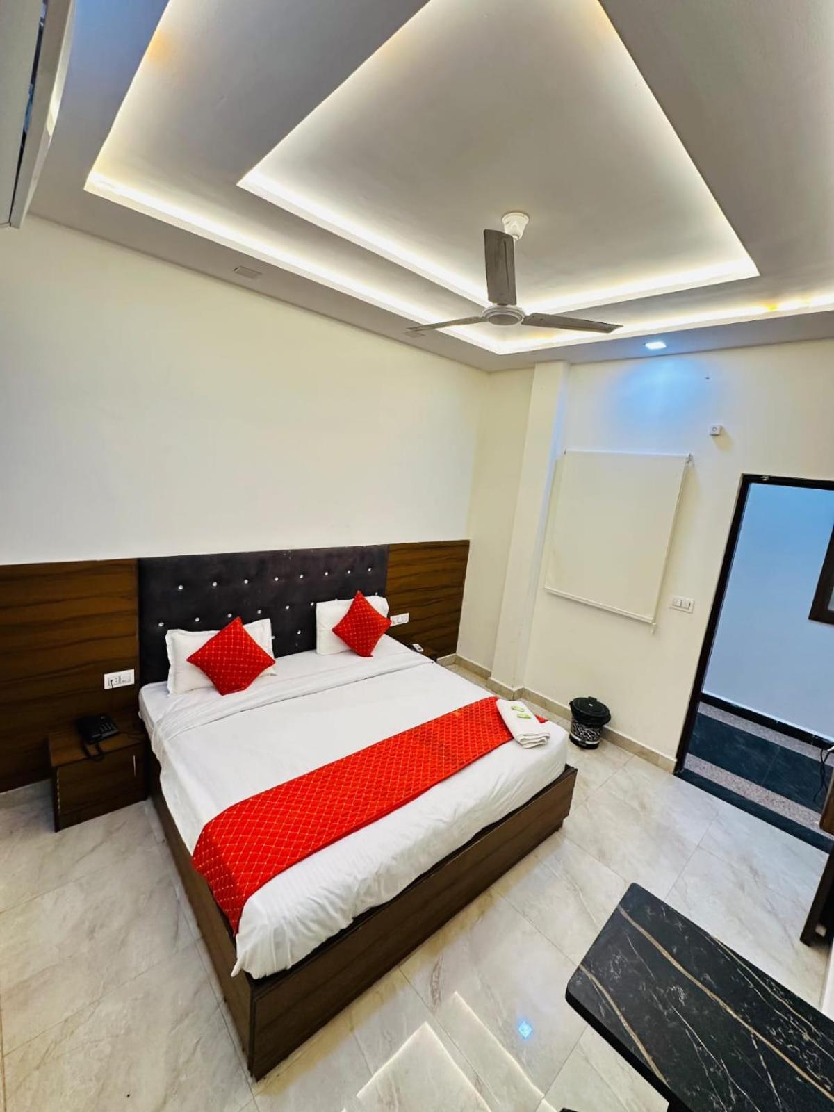 Town Kama Palace Hotel *