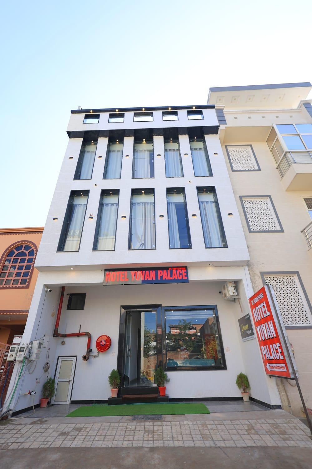 Yuvan Palace - Agra Homestay *