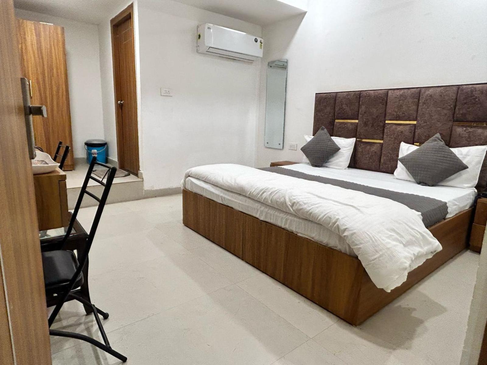 Saarthi Agra Hotel