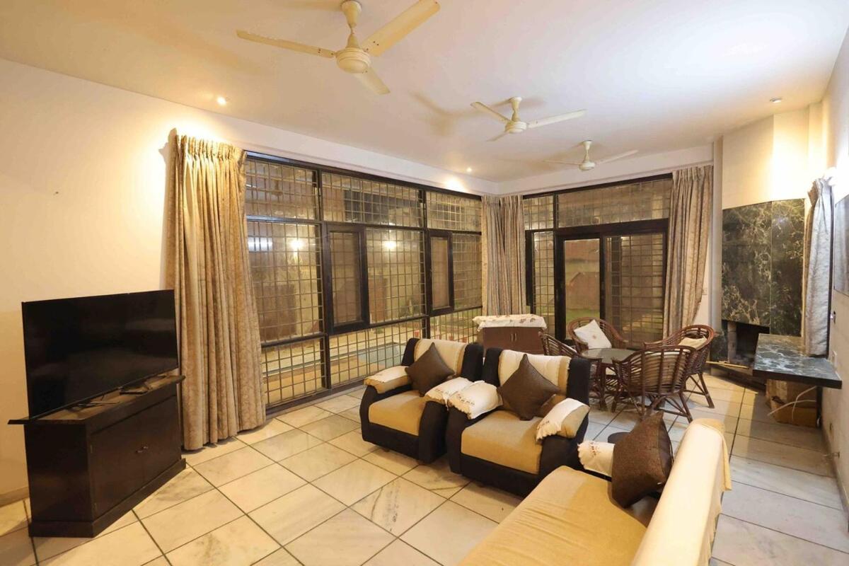 A Scholar Paradise - Lush & Luxe Pool House Villa Agra (Uttar Pradesh)