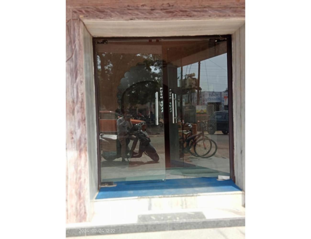 Savera, Agra * Agra (Uttar Pradesh)