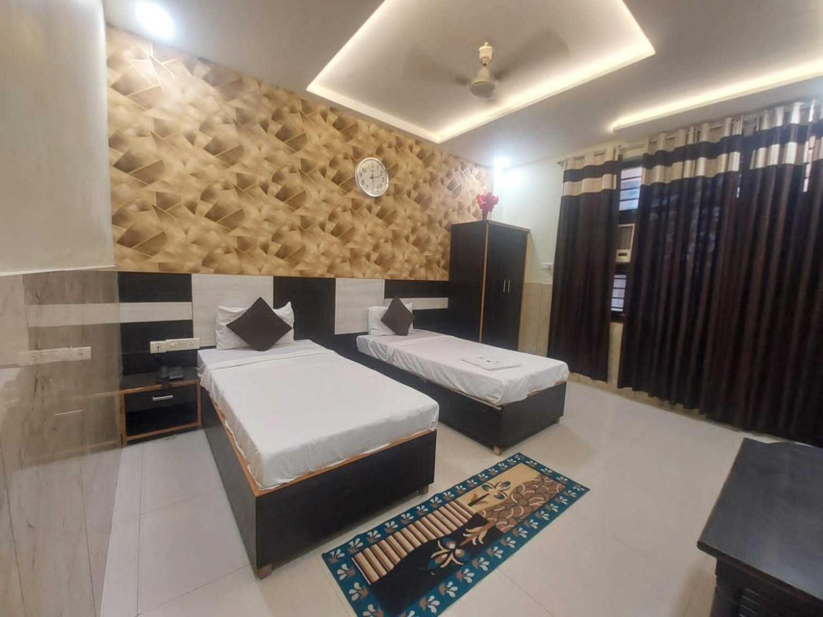 Hotel O Dd & Restaurant Dayal Bagh