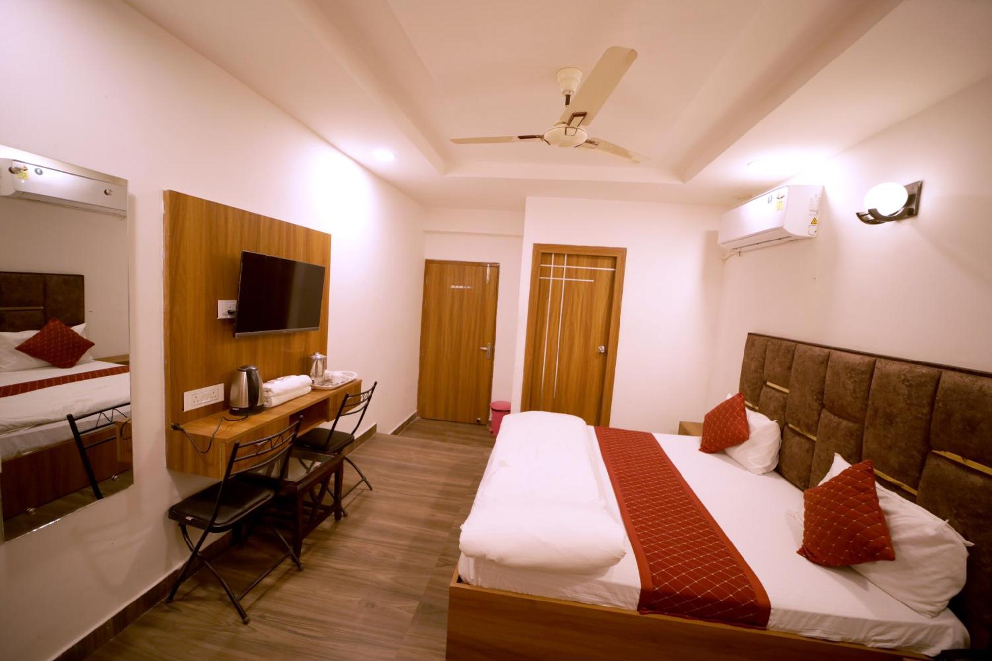 Saarthi Agra Hotel