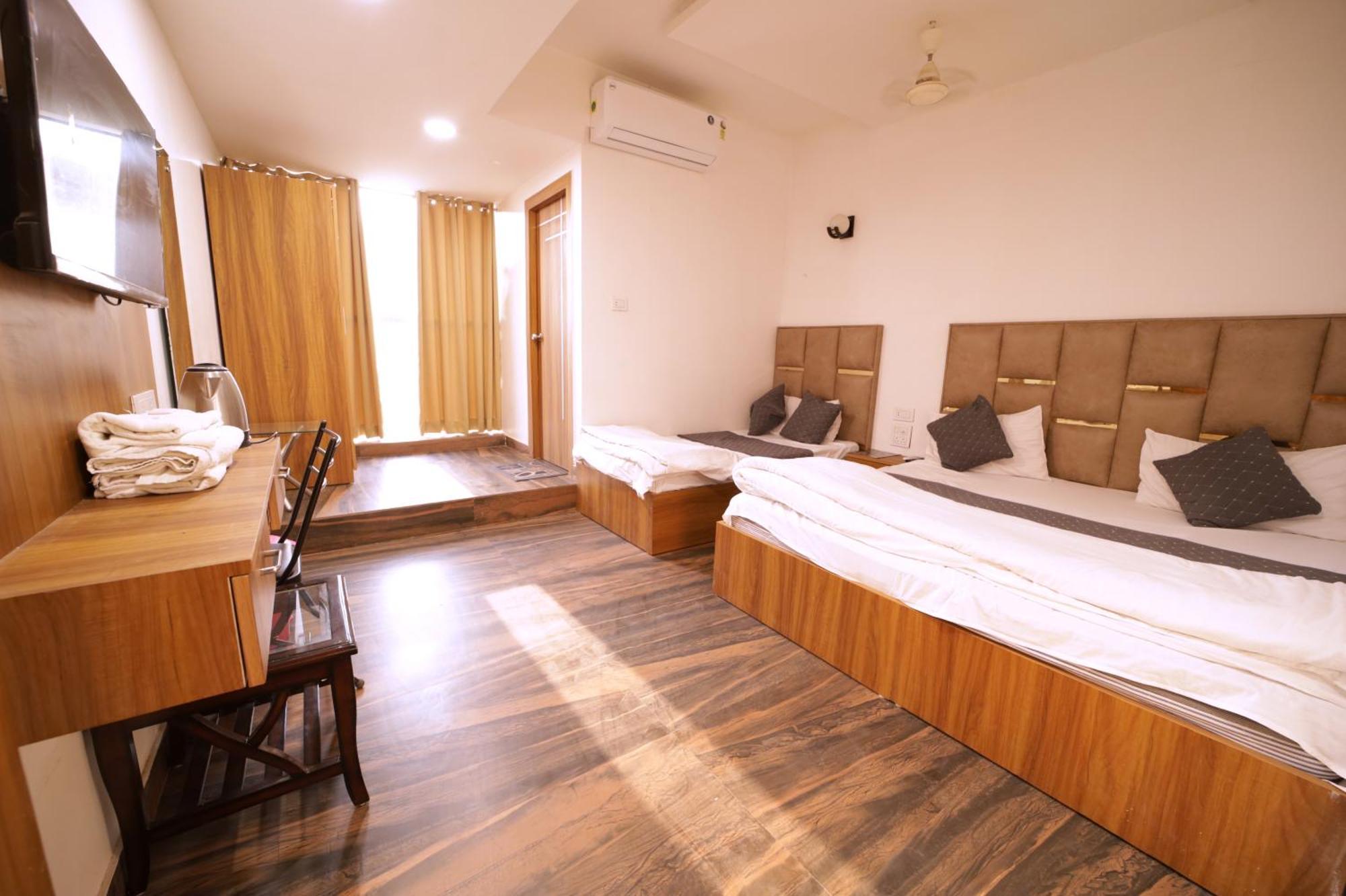 Saarthi Agra Hotel
