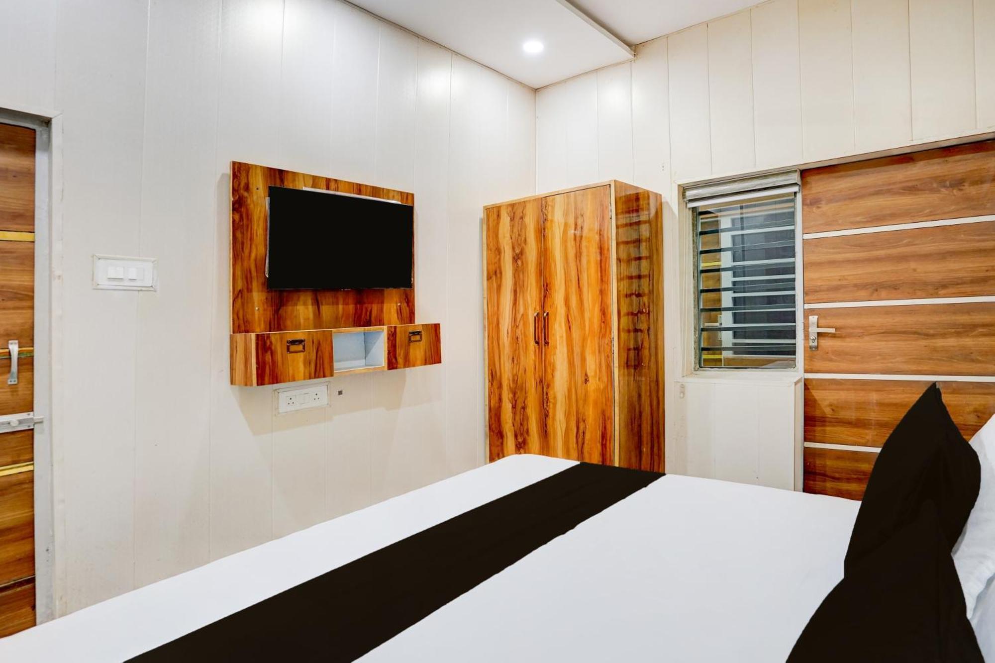 Hotel O Sher-e-punjab & Restaurant Agra (Uttar Pradesh)