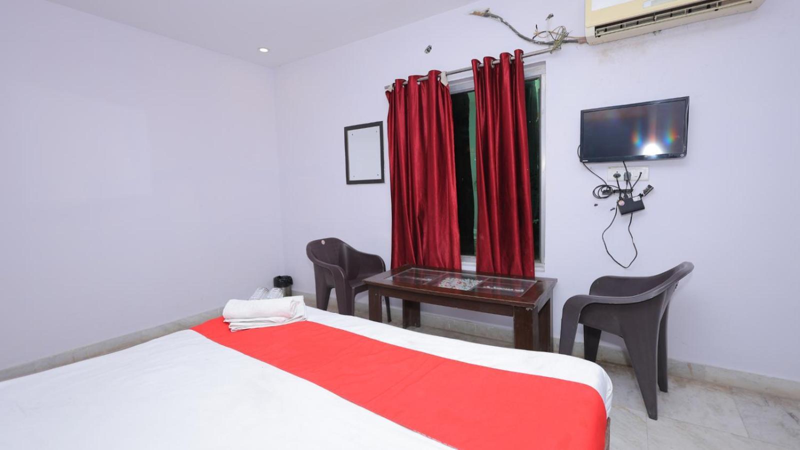 Novo - Near Taj Mahal Hotel