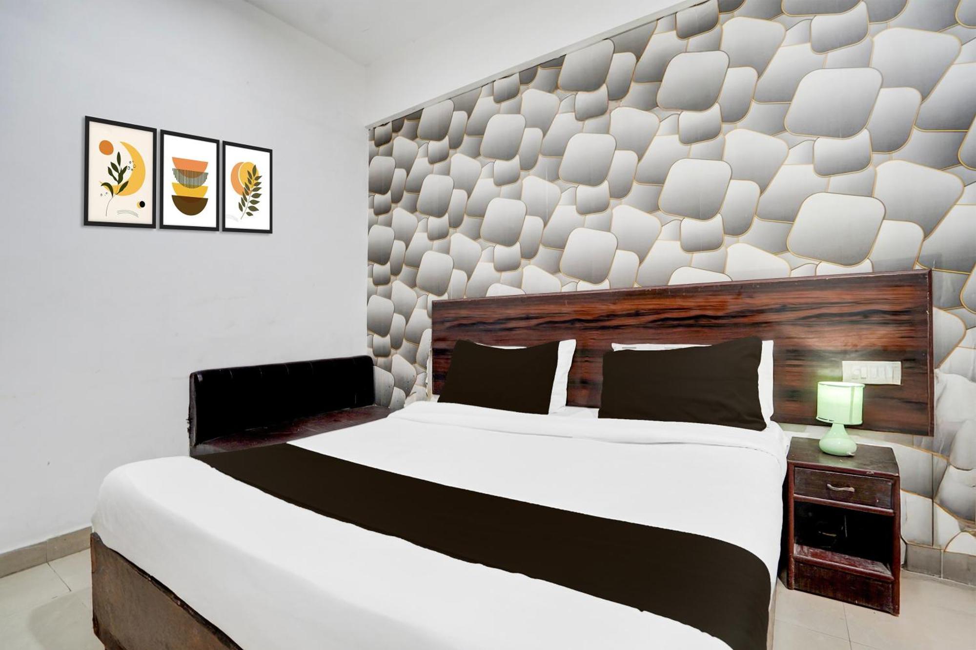 Hotel Super Collection O Tourist Complex Area Formerly Kanha Continental Agra (Uttar Pradesh)