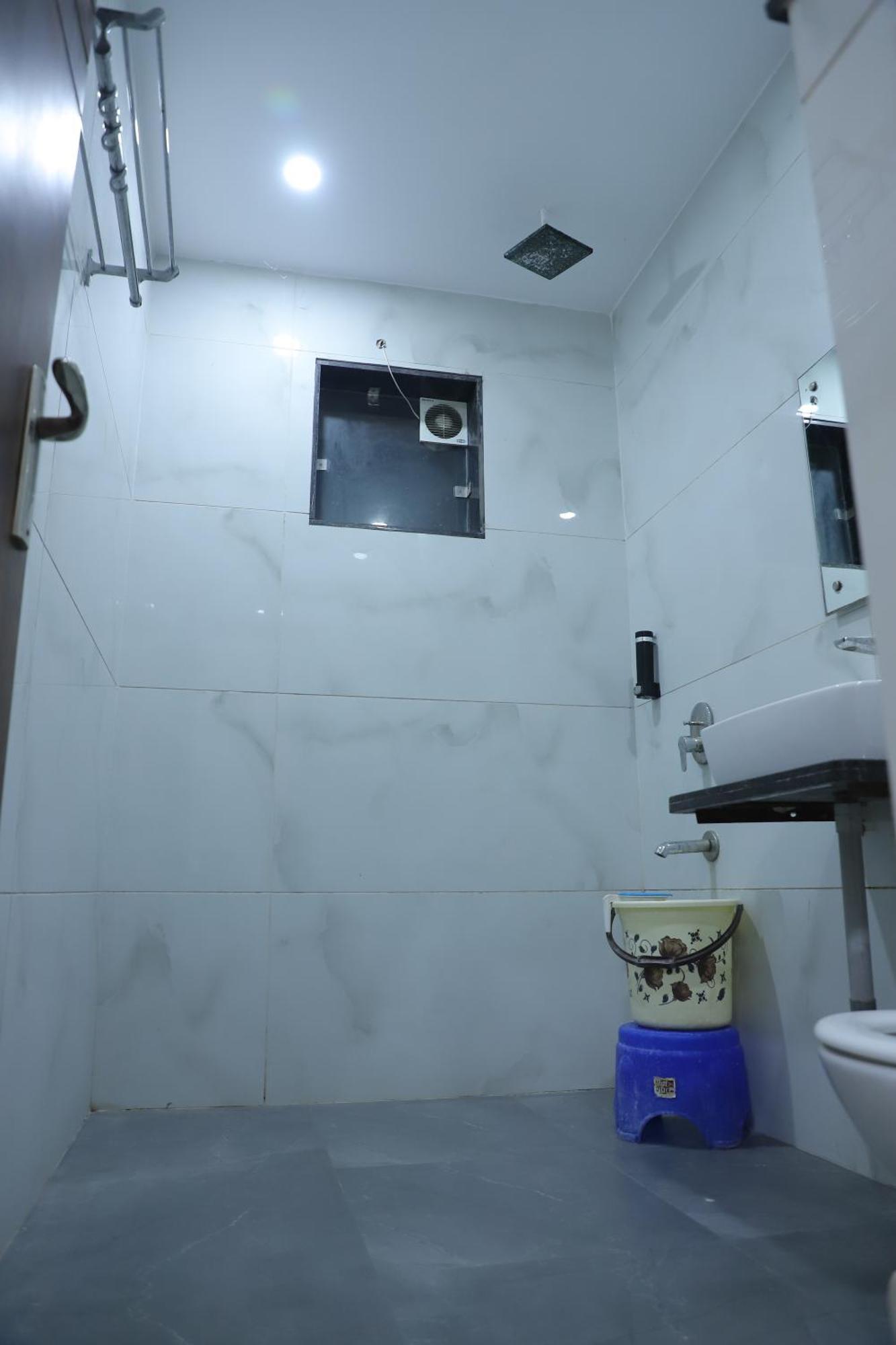 Hotel Akash Raj Agra (Uttar Pradesh)
