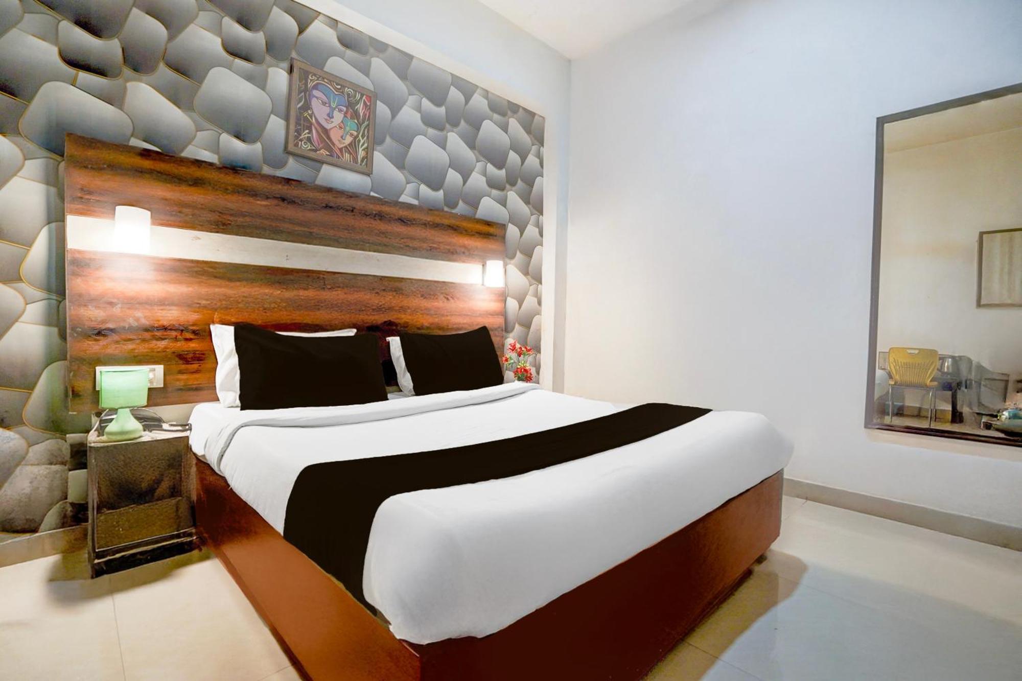 Hotel Super Collection O Tourist Complex Area Formerly Kanha Continental Agra (Uttar Pradesh)