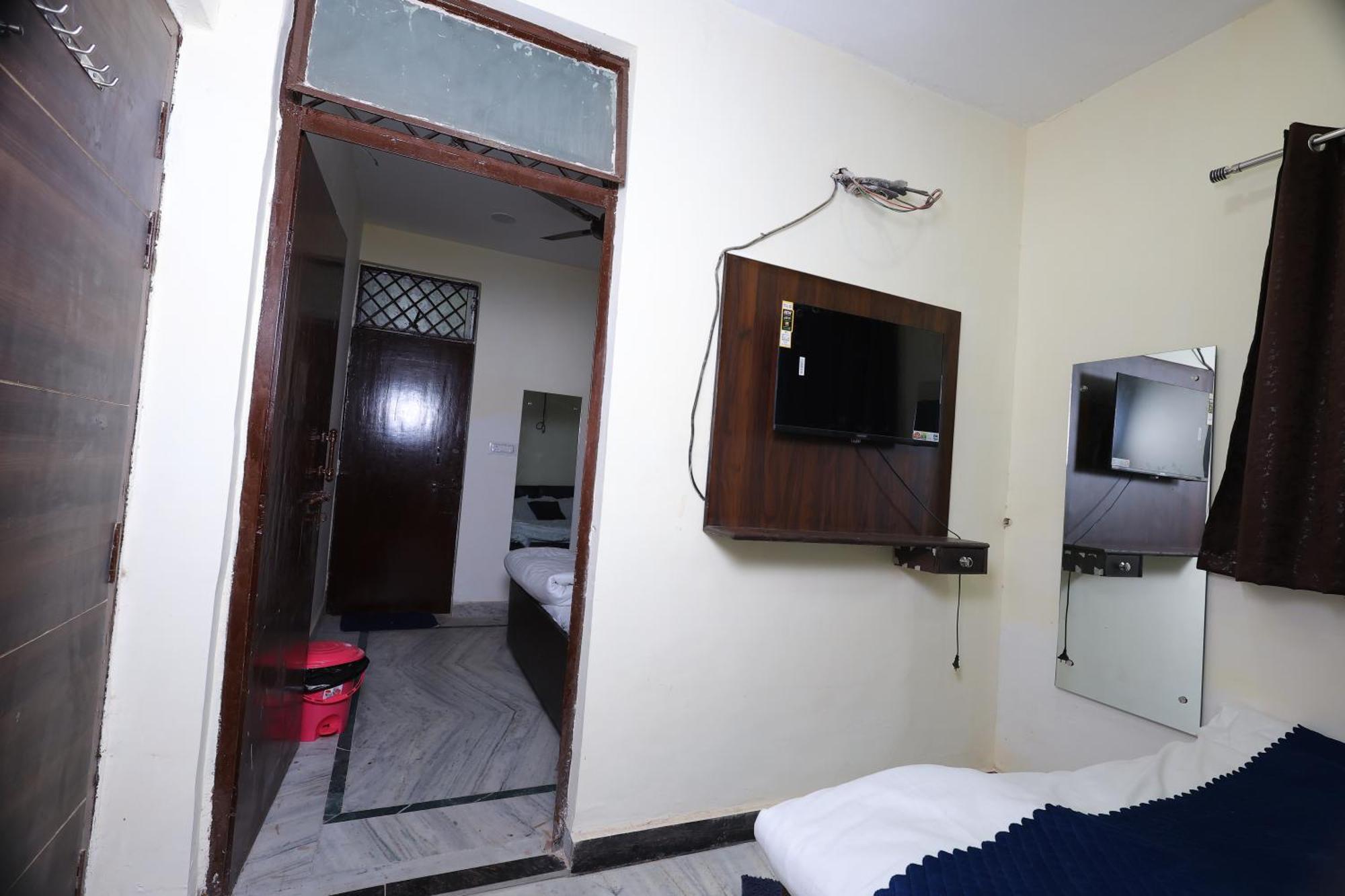 Tridev Hotel 2*