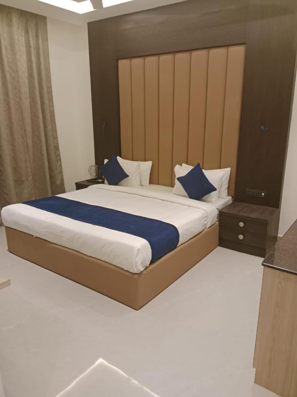 Hotel Grand Empire *