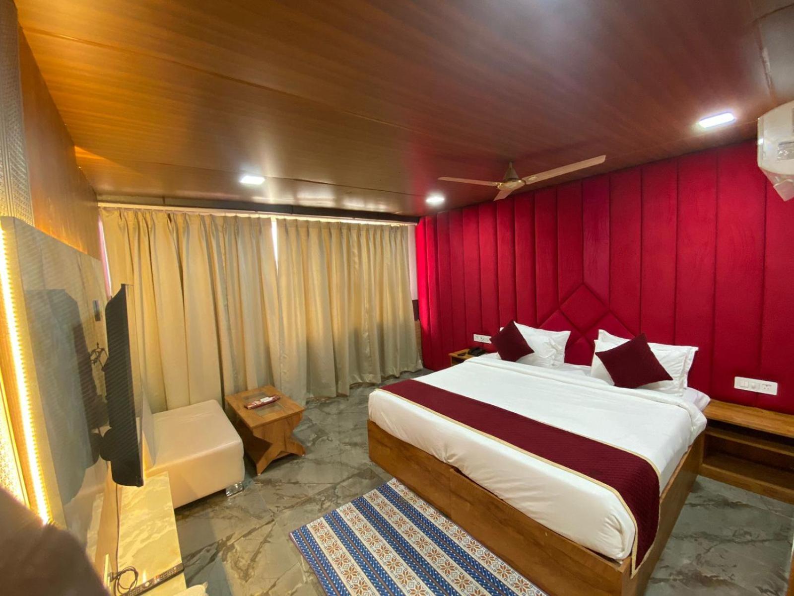 Rich Grand Hotel 4*