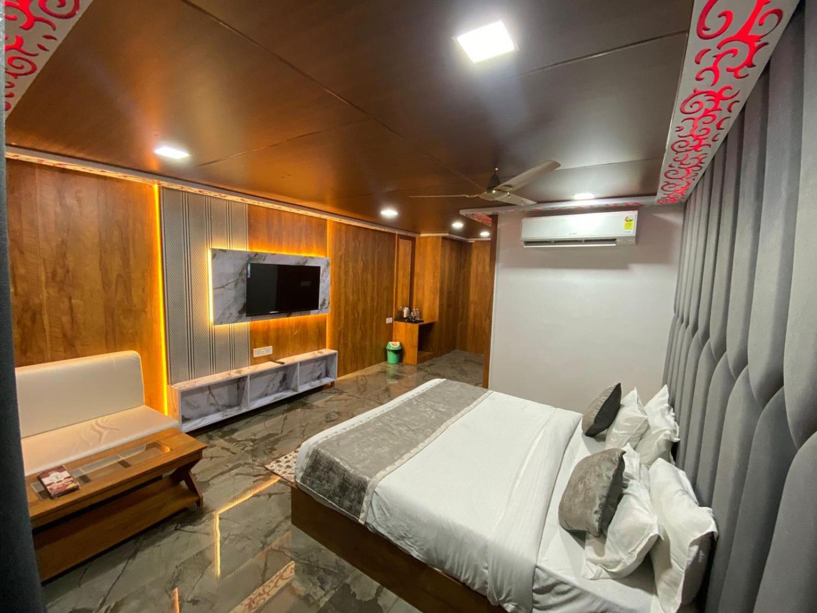 Rich Grand Hotel Hotel 4*