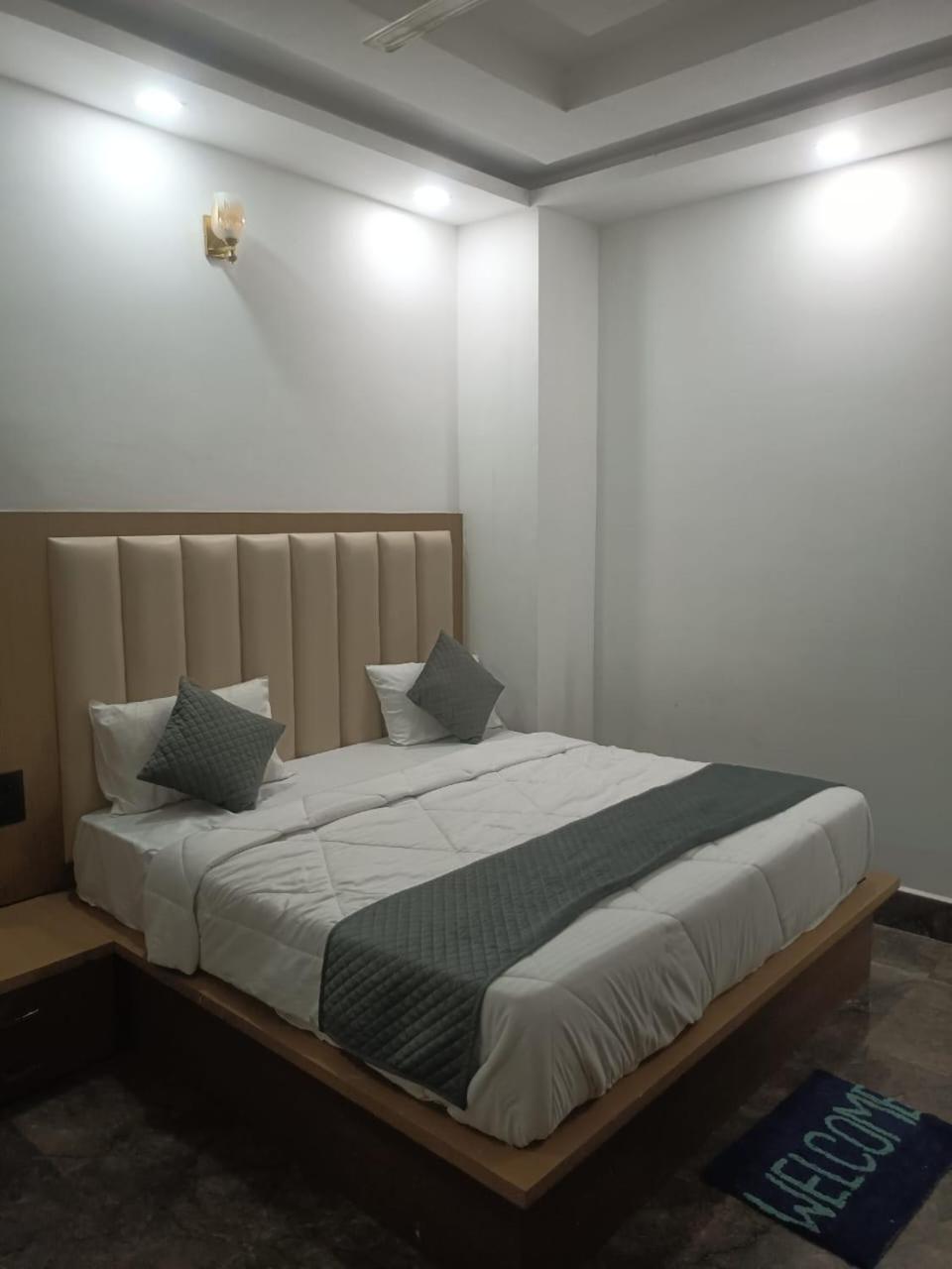 Whitehouse Ac Family Hotel 3*
