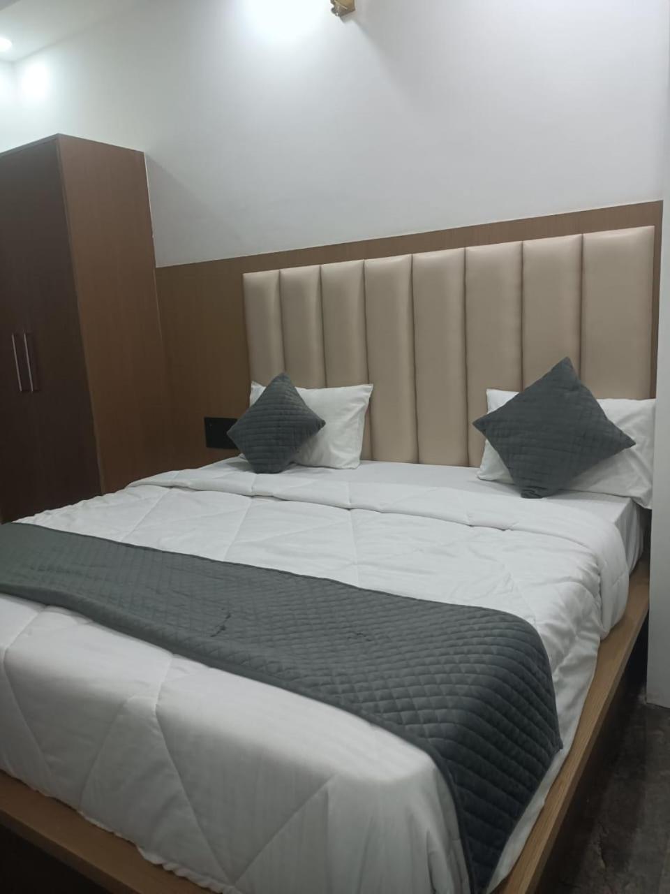 Whitehouse Ac Family Hotel 3*