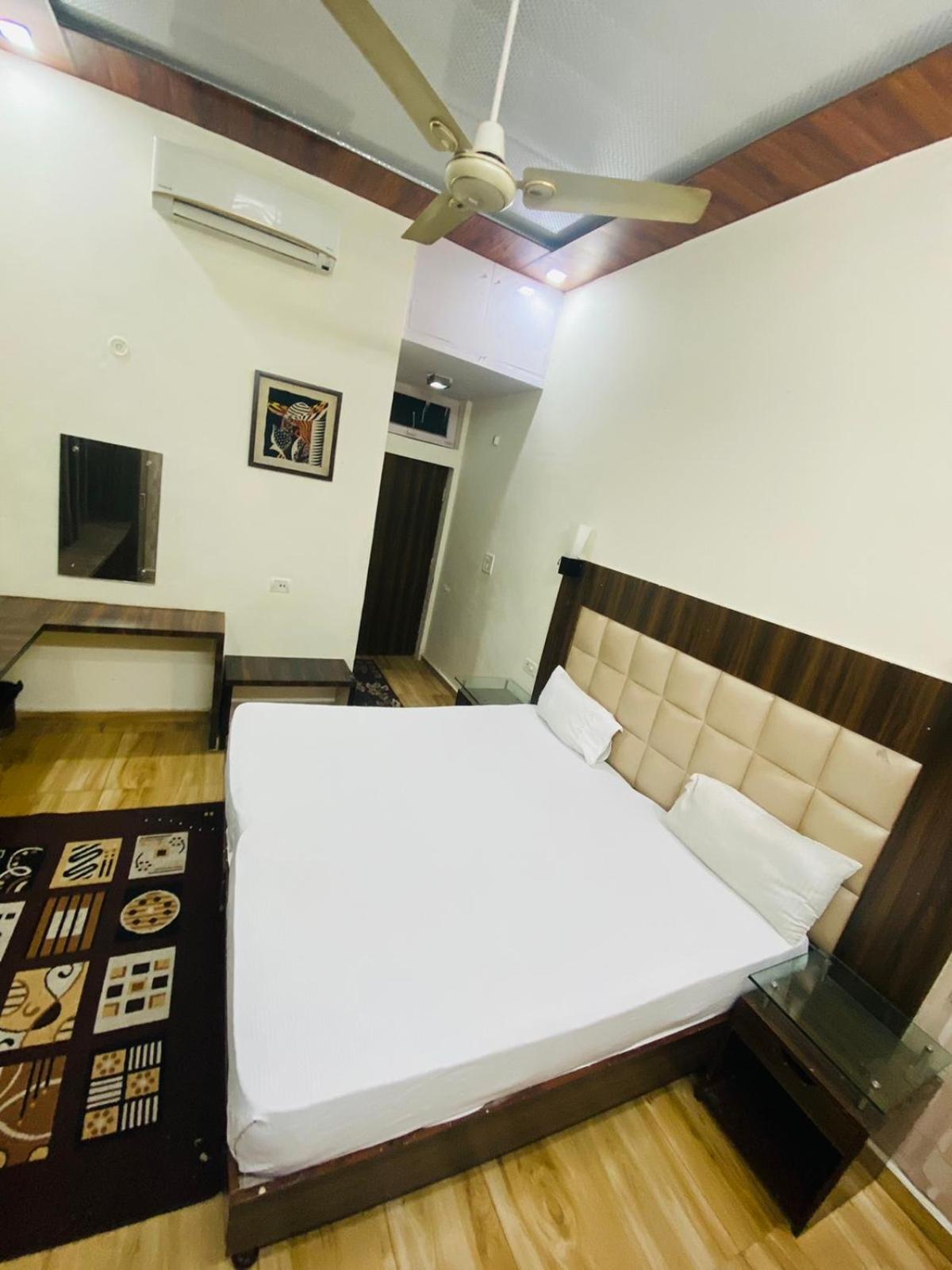 Great Taj By Silverkey Agra (Uttar Pradesh)