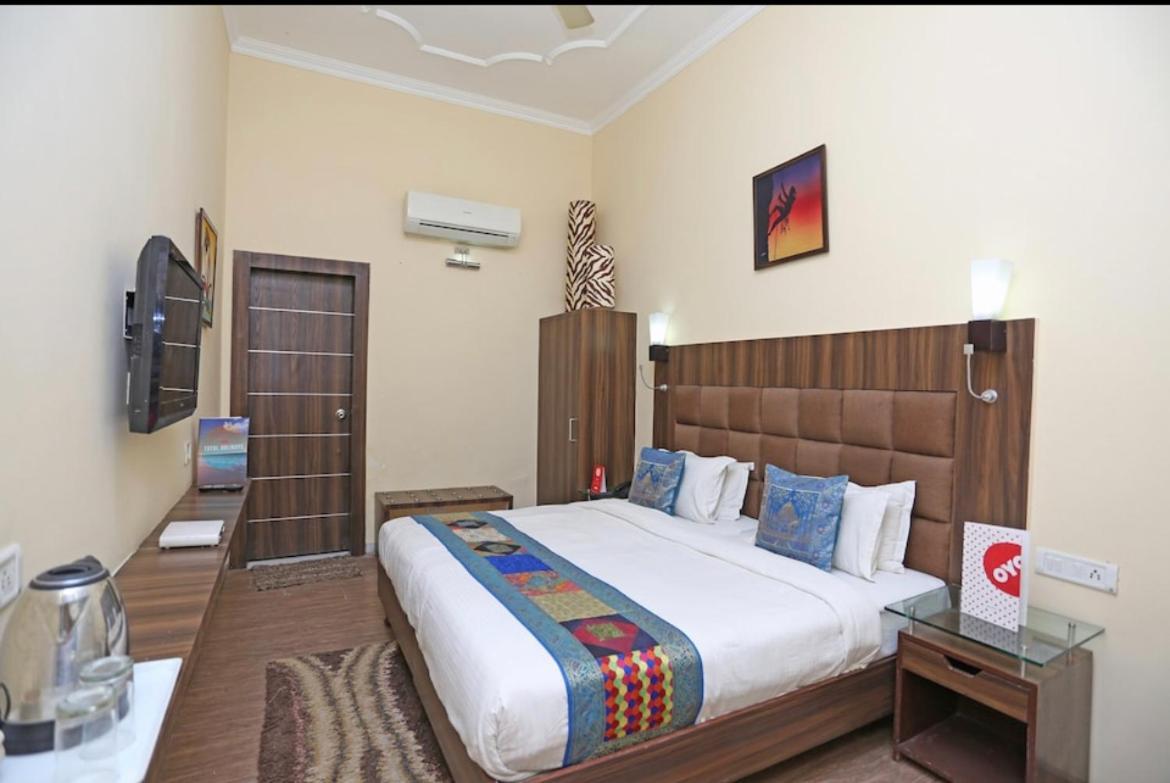 Wonderstar Affordable Near Tajmahal - Inhouse Parking With Free 5g Internet 3* Agra (Uttar Pradesh)