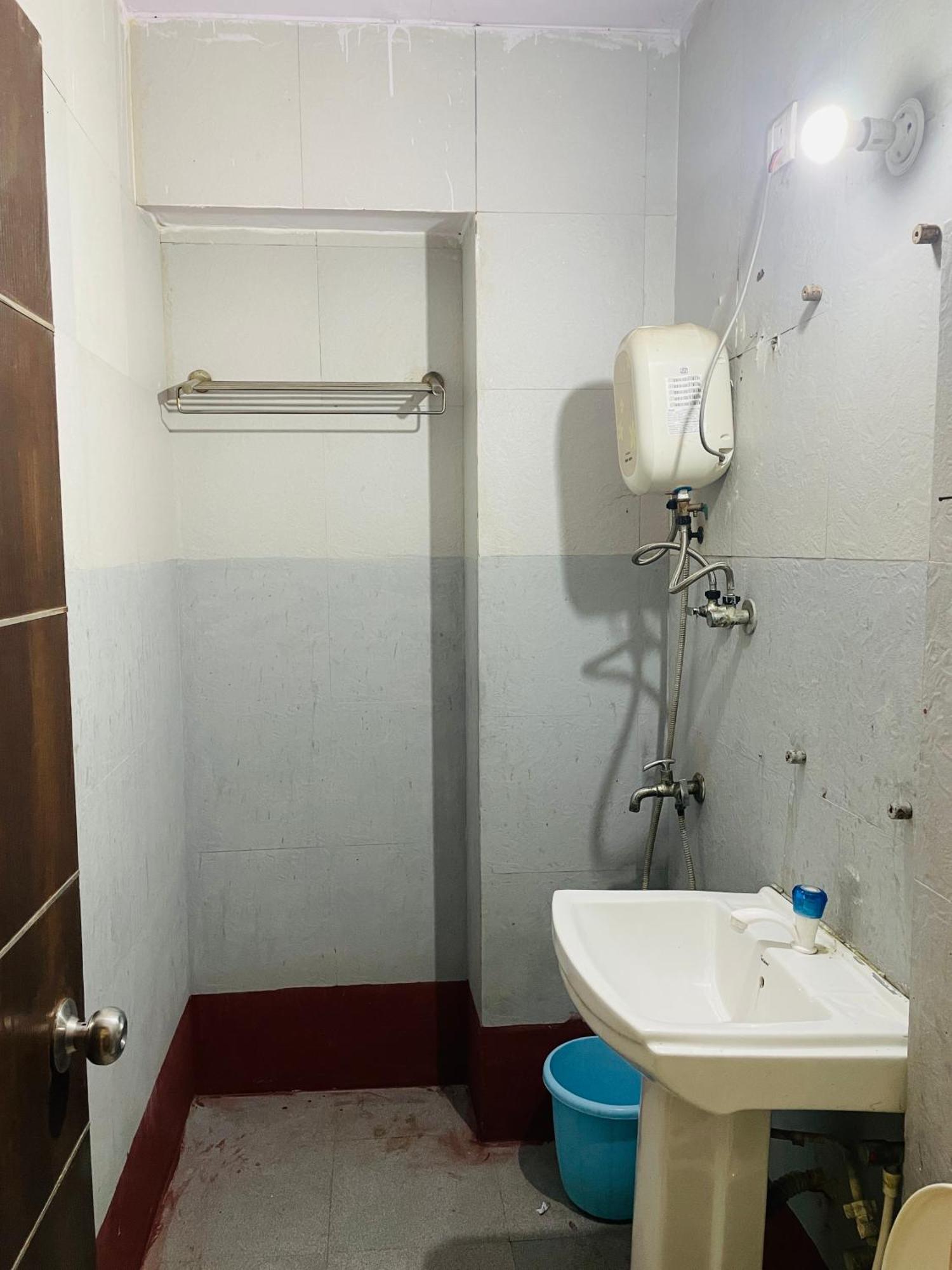 Wonderstar Affordable Near Tajmahal - Inhouse Parking With Free 5g Internet Hotel 3*
