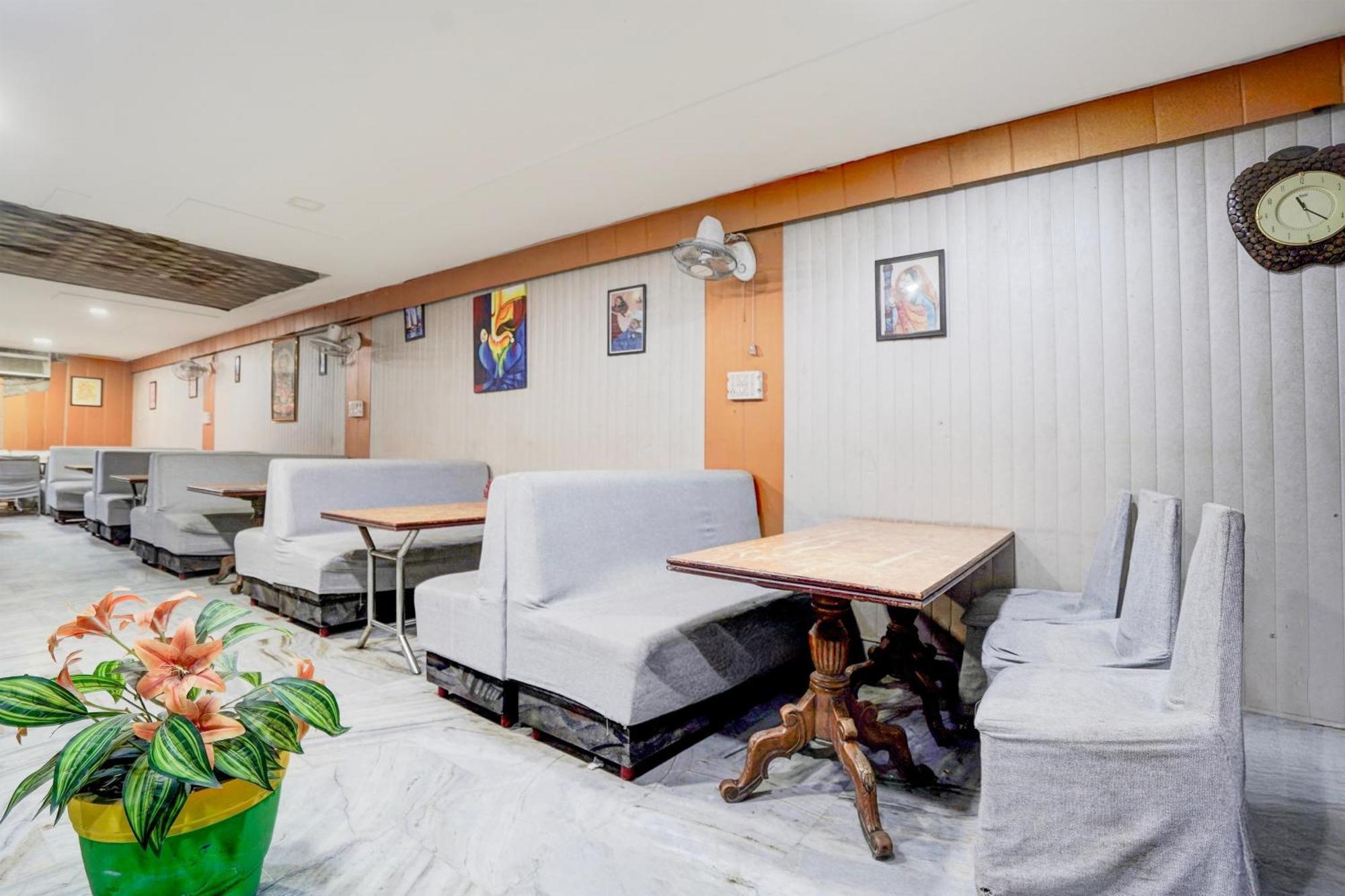 Hotel Super Collection O Tourist Complex Area Formerly Kanha Continental