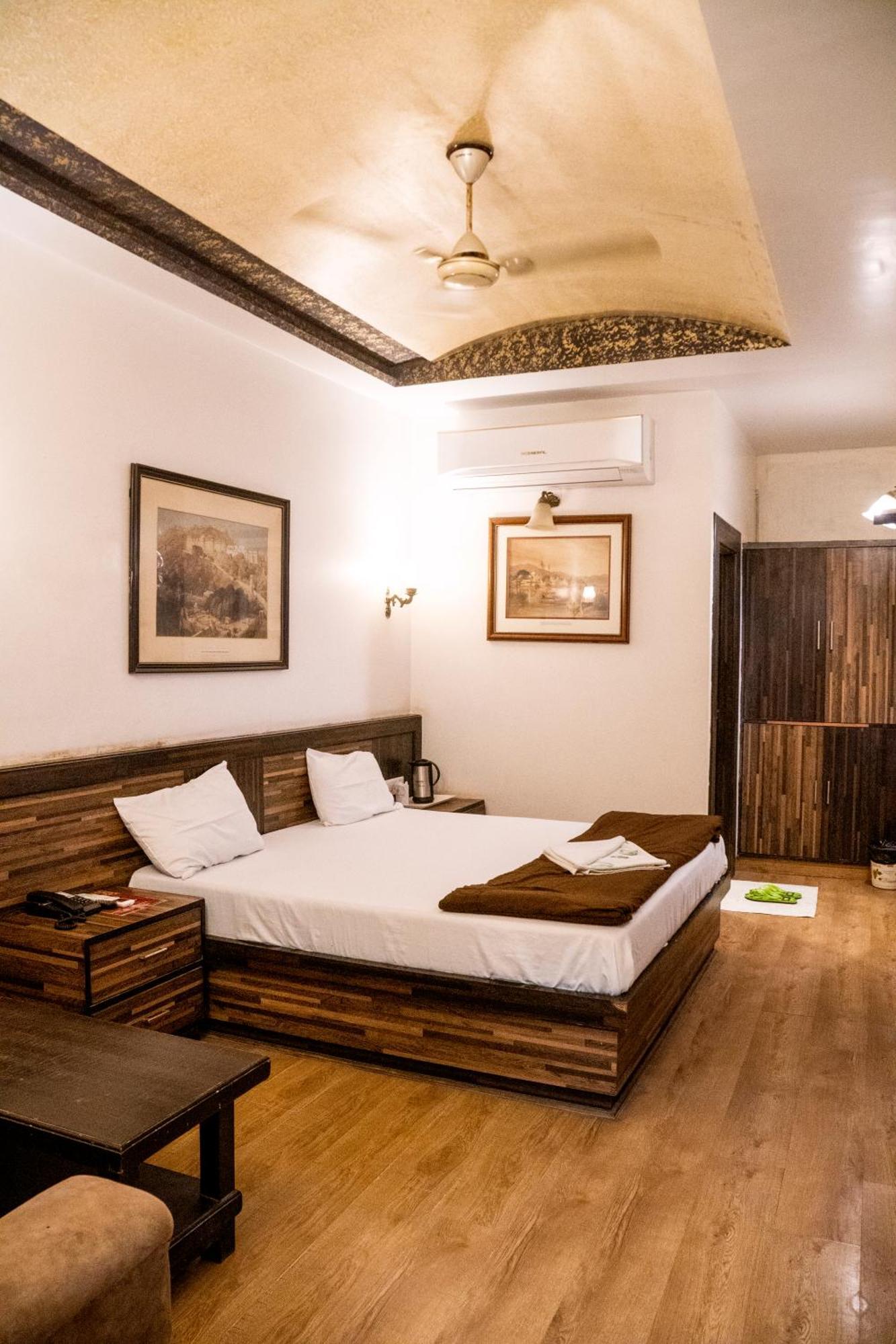 Eminent 3* Agra (Uttar Pradesh)