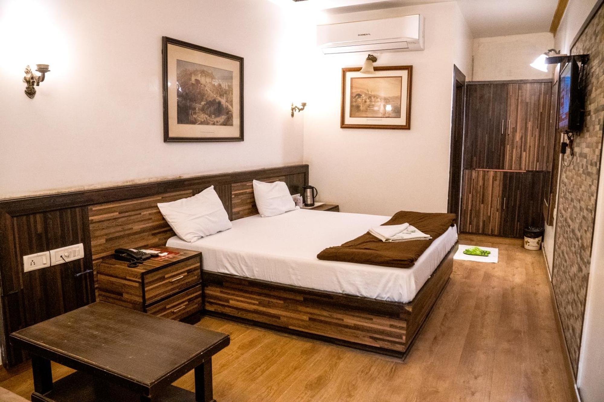 Eminent Hotel