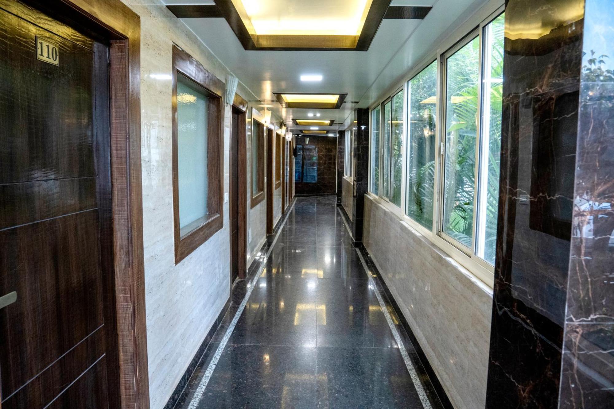 Hotel Eminent 3*