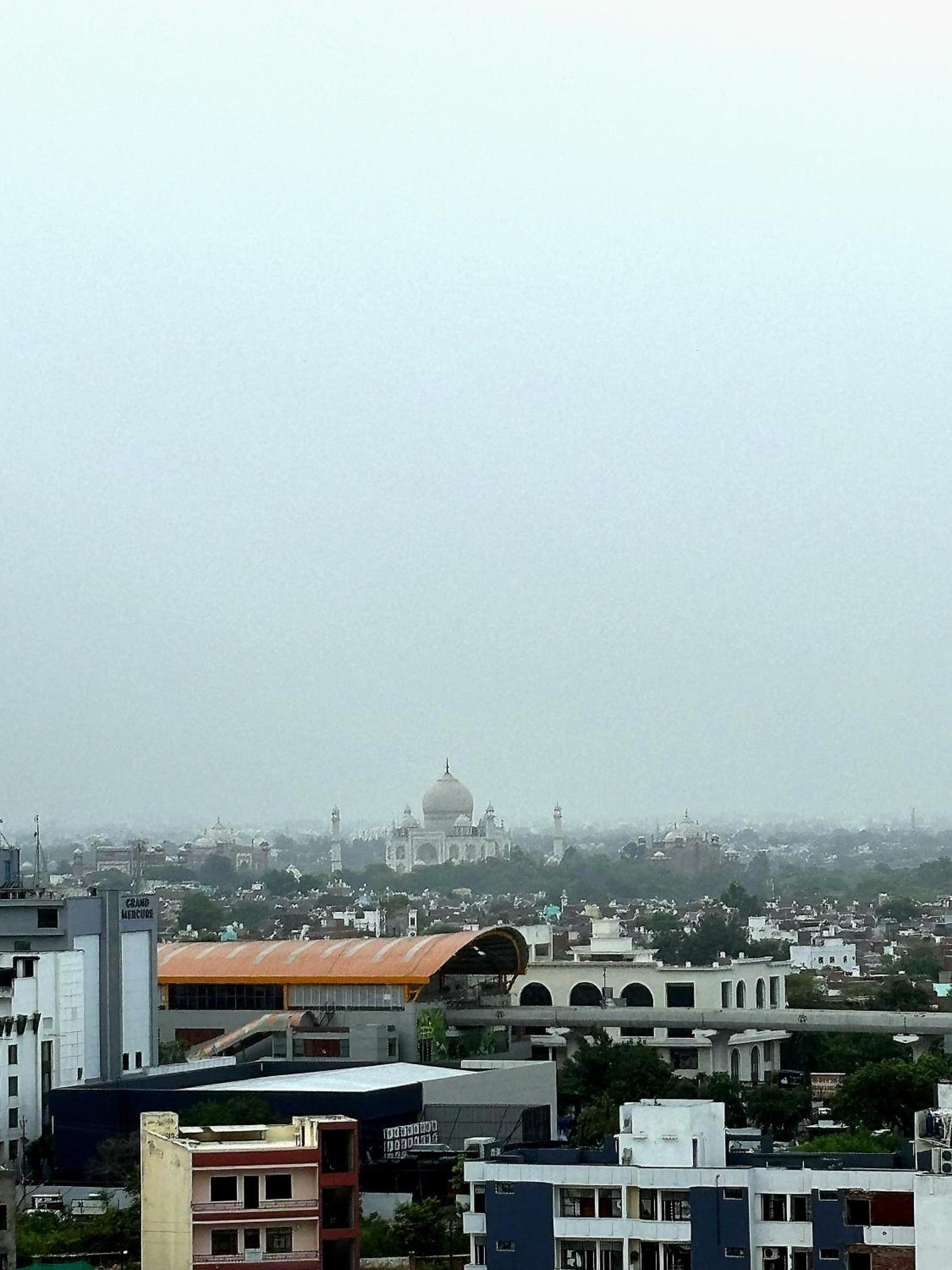 Taj Elysium