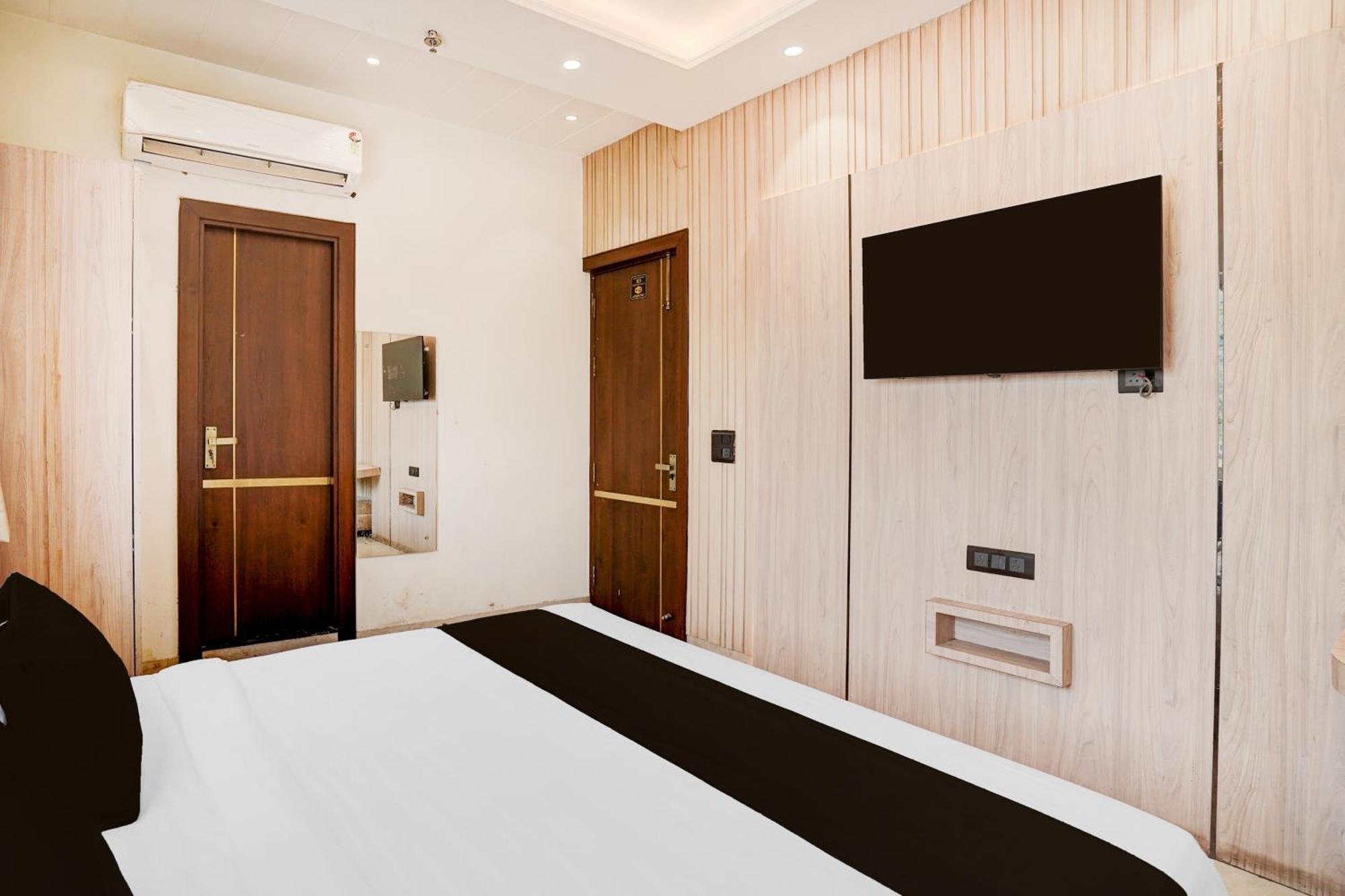 Hotel O Np Palace *