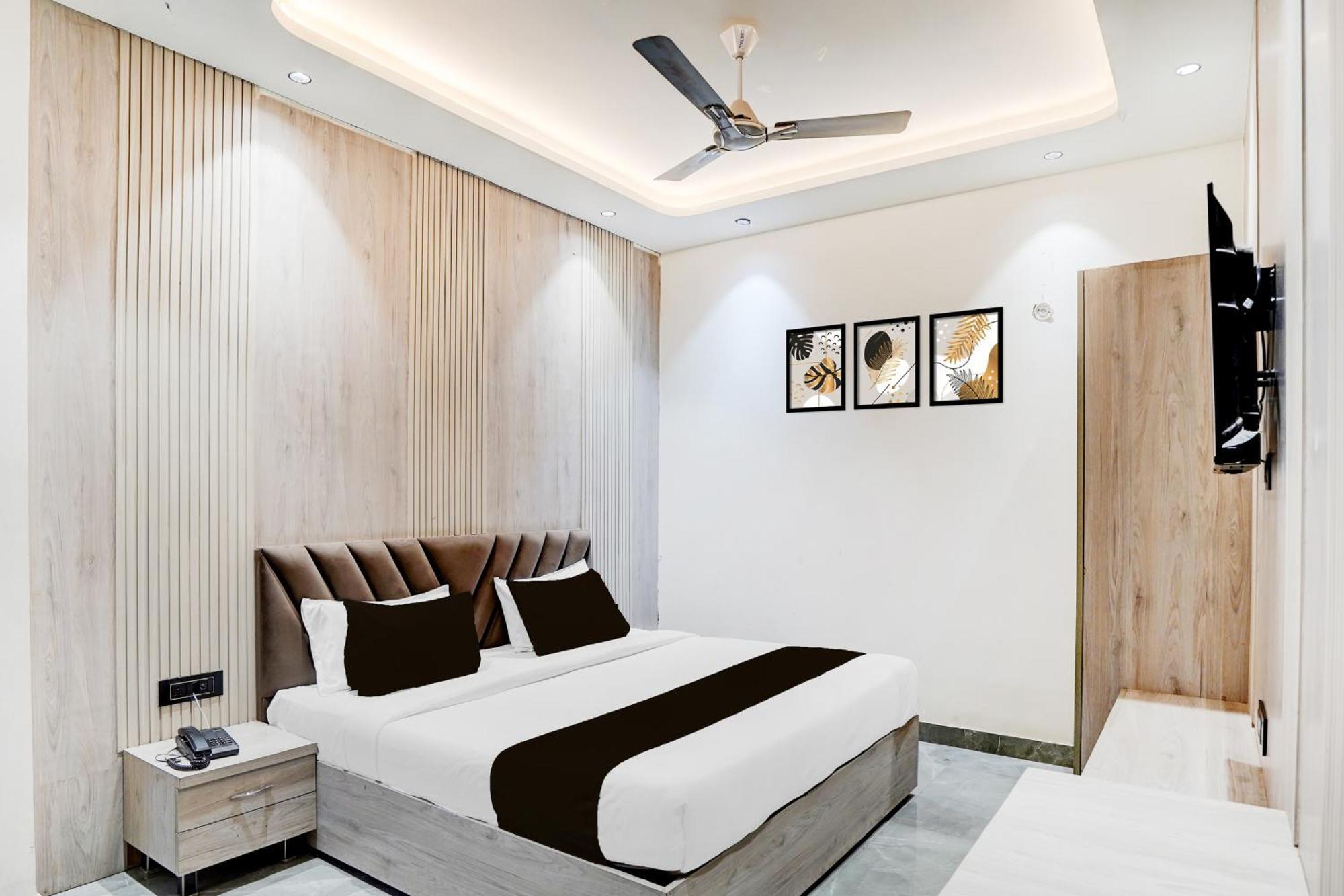 O Np Palace * Agra (Uttar Pradesh)