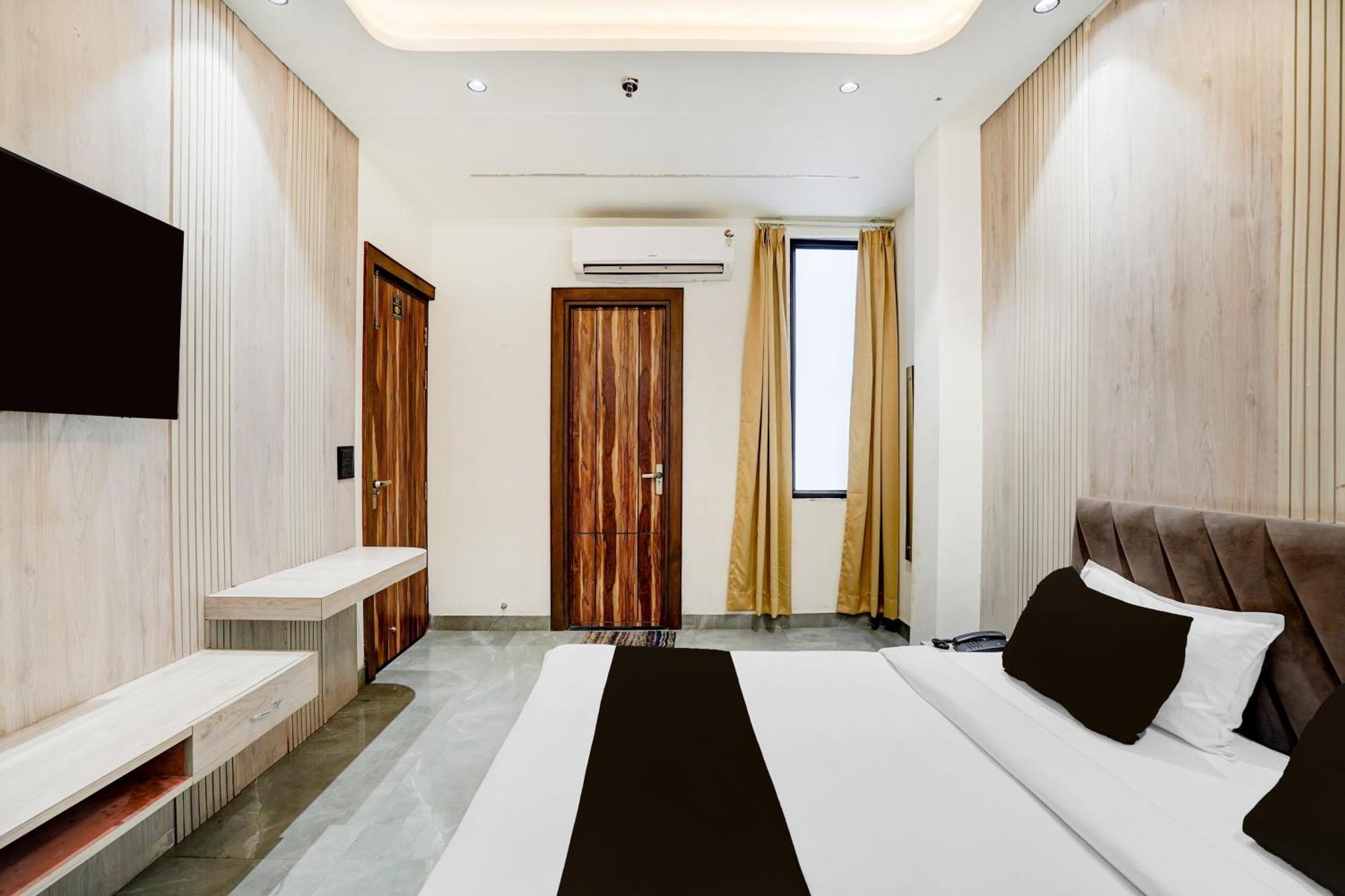 O Np Palace Hotel *