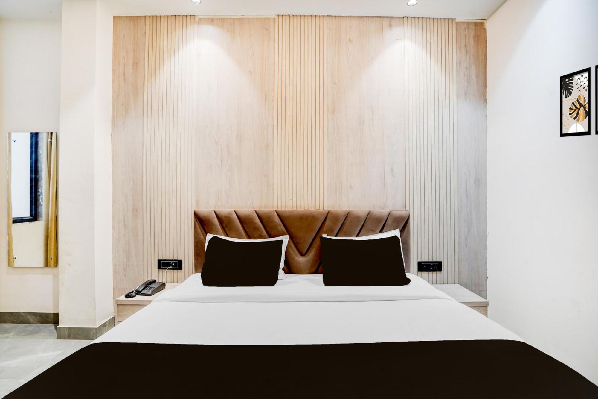 Hotel O Np Palace Agra (Uttar Pradesh)