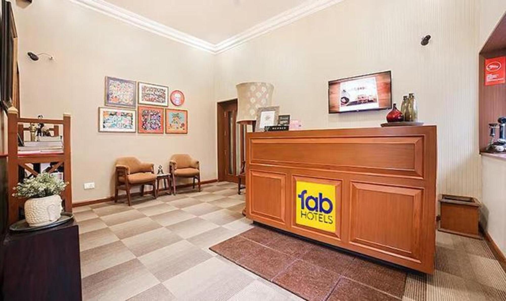 Fabhotel The Dayal - 24 Kms From Delhi Gate, 5 Kms From Hotel 4*