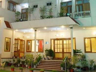 Hotel Chandra Pushp Palace