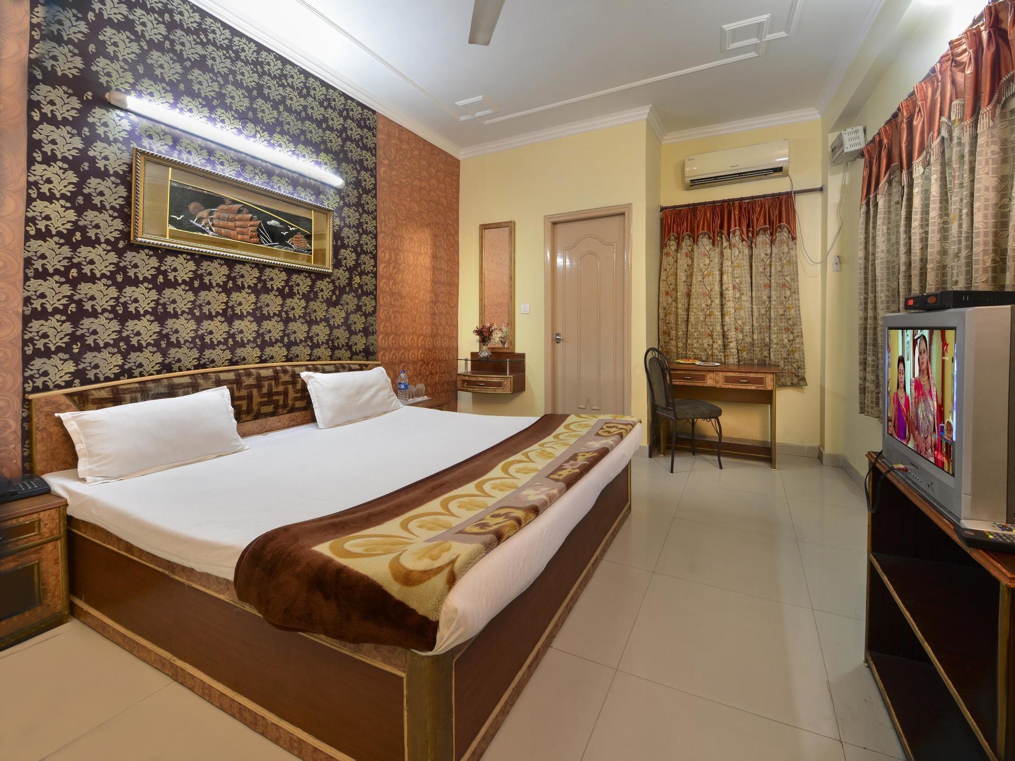 Oyo 12221 M House Hotel Agra (Uttar Pradesh)