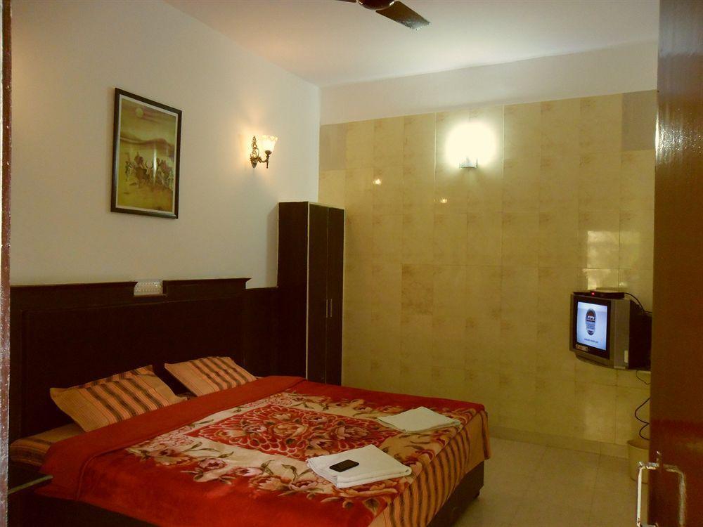 Hotel Sidhartha Walking Distance From Tajmahal