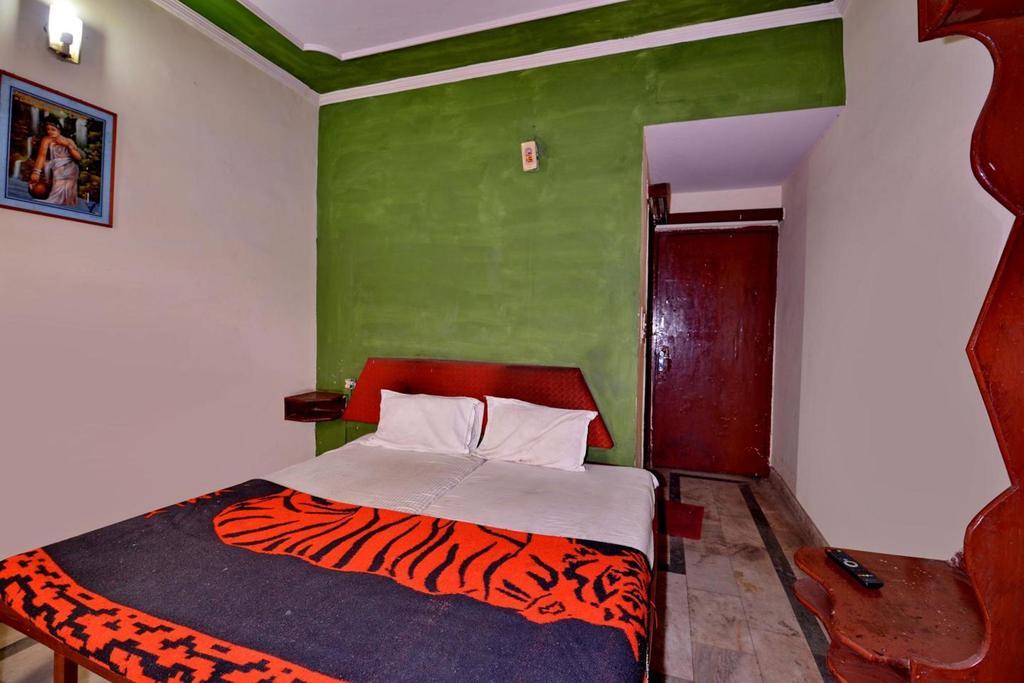 Hotel Aditya Palace