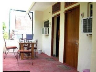 Spot On 48690 Host Agra (Uttar Pradesh)
