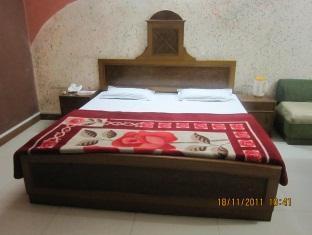 Hotel Neelkanth *