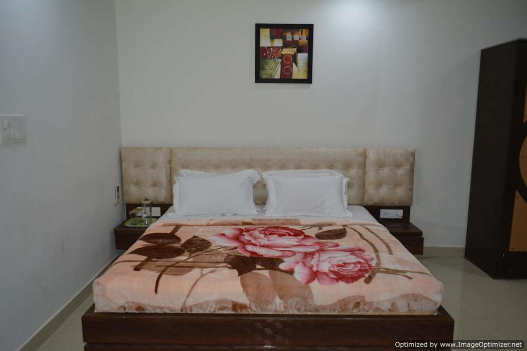 Little Pink Homestay *