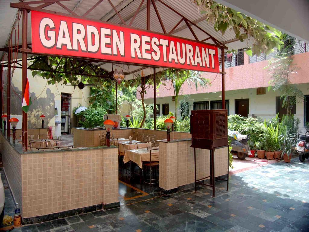 Hotel Sidhartha Walking Distance From Tajmahal 2*