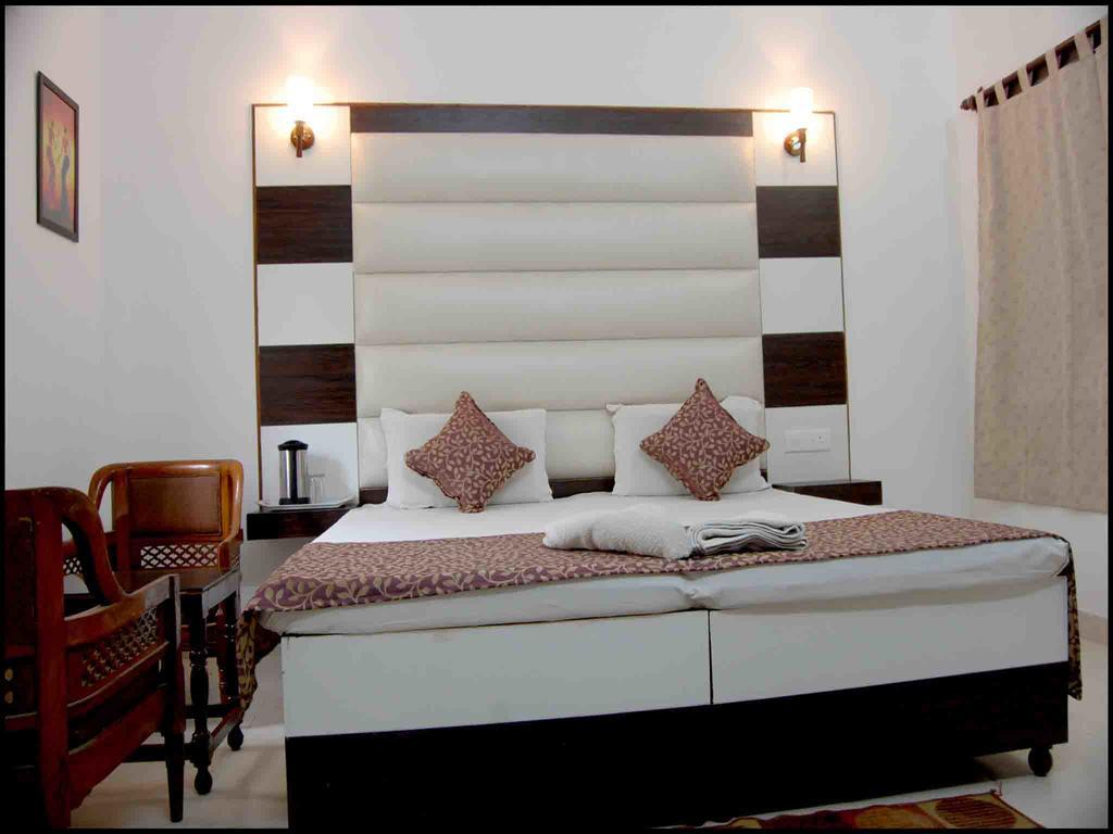 Sidhartha Walking Distance From Tajmahal Agra (Uttar Pradesh)
