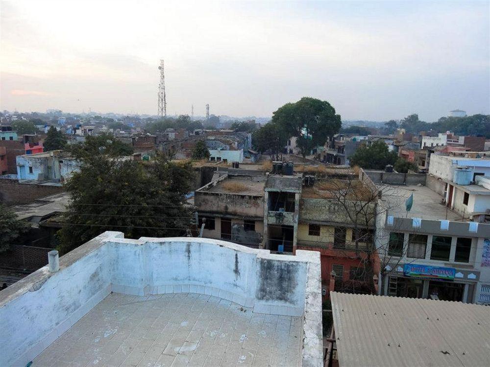 Friends & Hostel Agra (Uttar Pradesh)