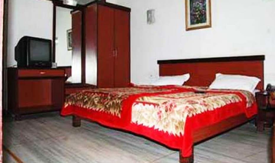 S R Palace Hotel Agra (Uttar Pradesh)