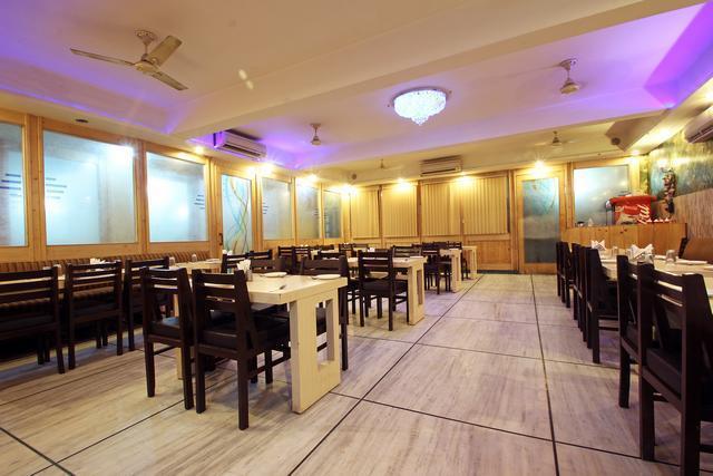 S R Palace Hotel Agra (Uttar Pradesh)