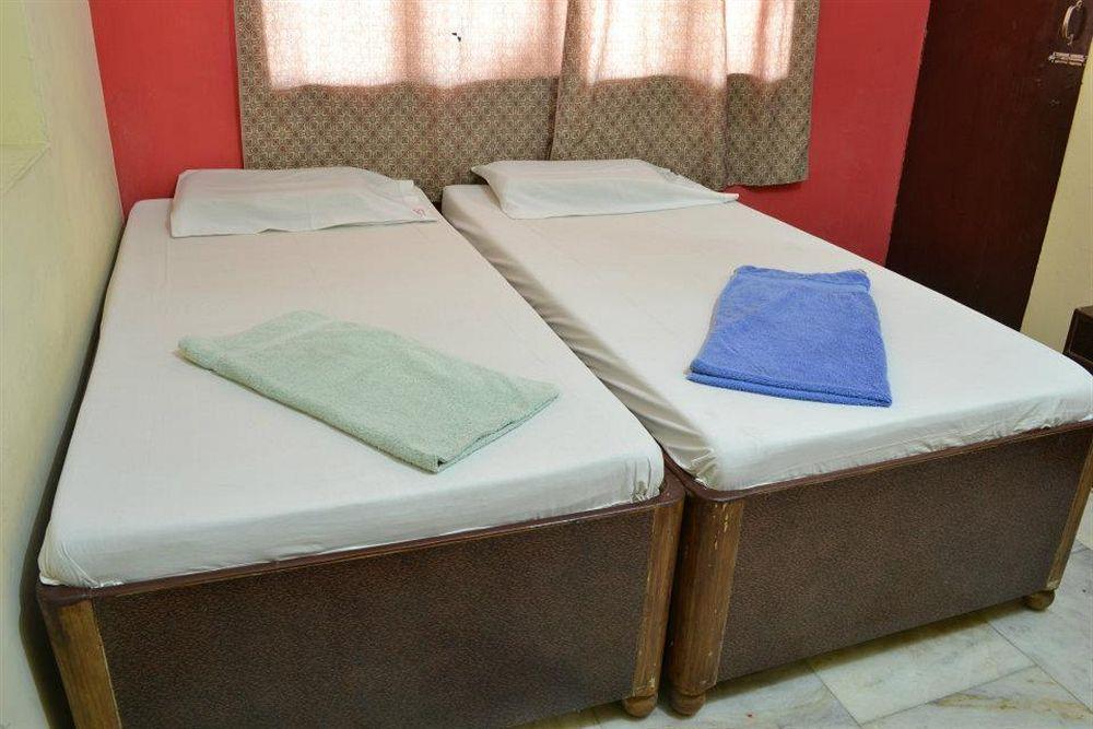 Friends & Hostel Agra (Uttar Pradesh)