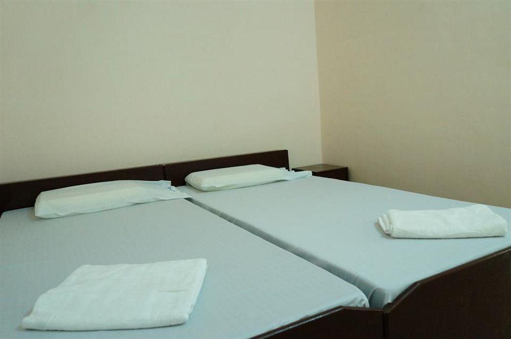Friends & Hostel Agra (Uttar Pradesh)