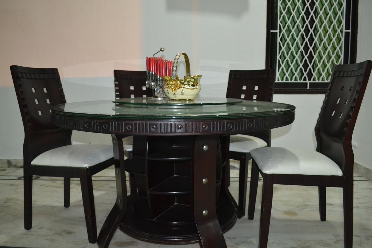 Taj Square A Luxurious Family
