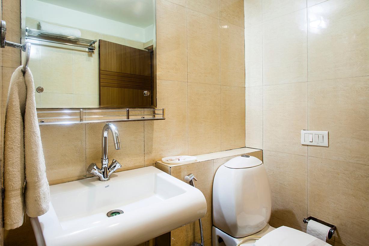 Poonam Plaza 2*